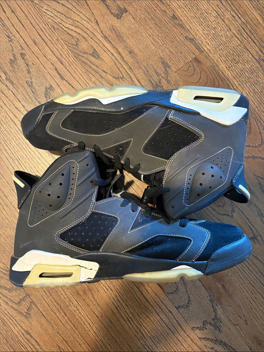 Air Jordan laker 6s size 12 worn in good condition no box
